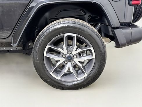 Used 2024 Jeep Wrangler Unlimited w/ Convenience Group image 27