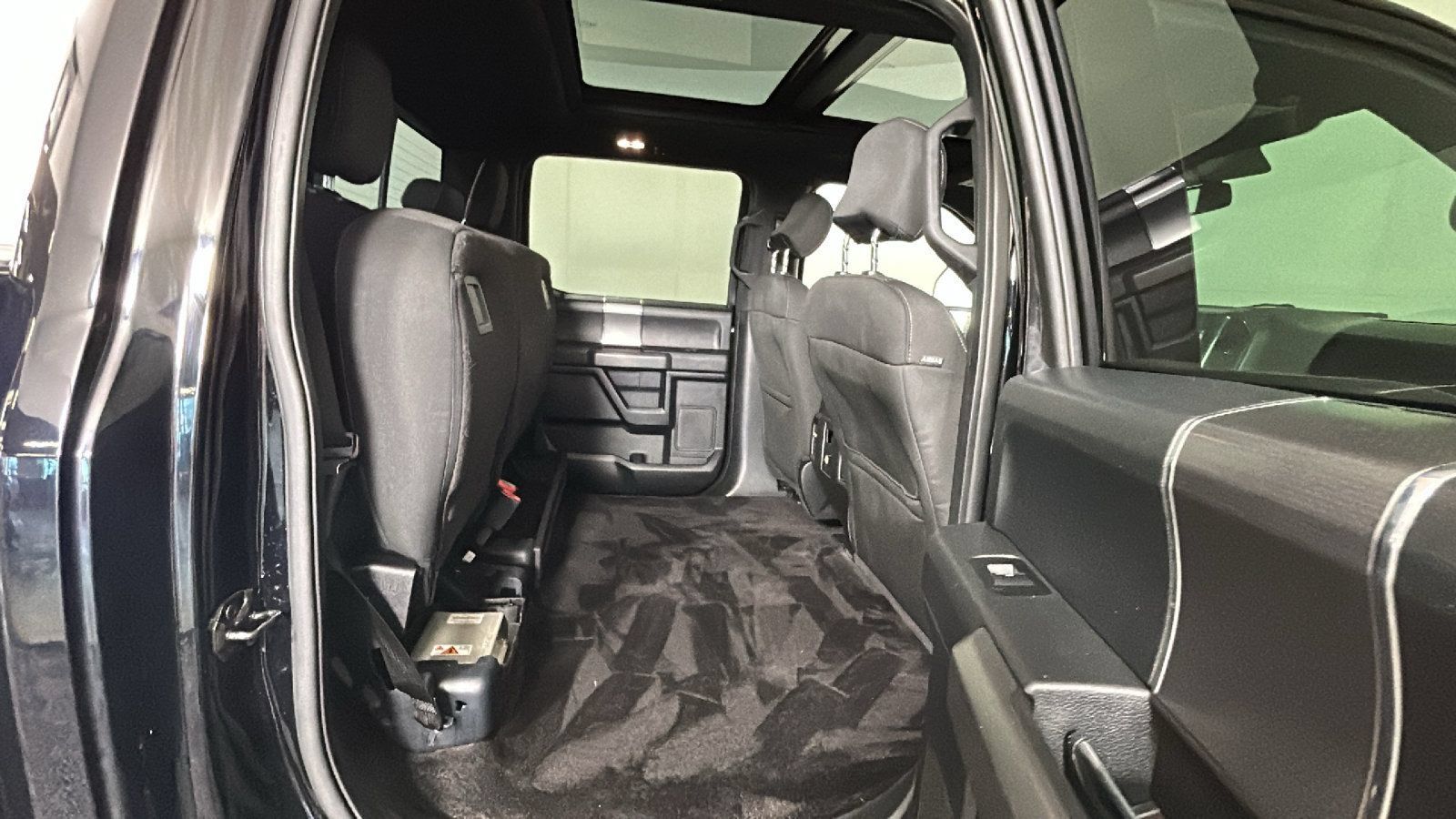 Used 2016 Ford F150 XLT w/ Equipment Group 302A Luxury AWD/4WD image 31