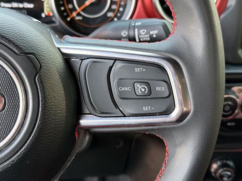 Used 2023 Jeep Gladiator Rubicon w/ Cold Weather Group image 30