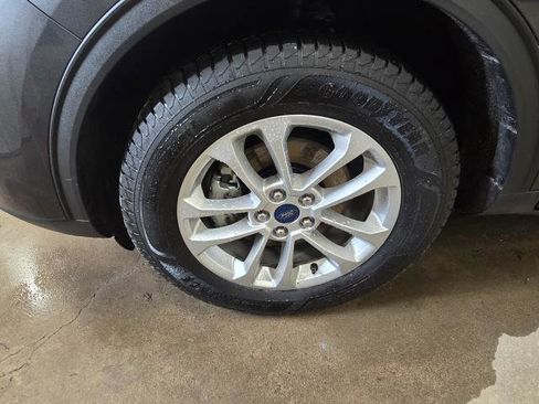 Used 2020 Ford Escape SE image 31