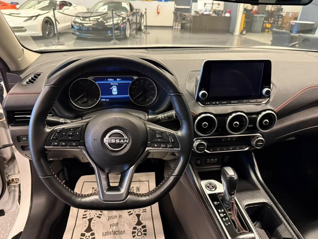 Used 2025 Nissan Sentra SR w/ SR Premium Package FWD image 8
