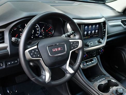 Used 2021 GMC Acadia Denali w/ Denali Technology Package FWD image 41