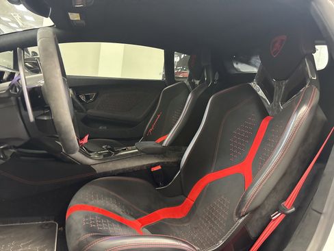 Used 2018 Lamborghini Huracan Performante image 4