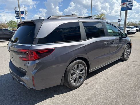 Used 2026 Honda Odyssey Touring image 6