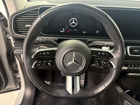 Used 2024 Mercedes-Benz GLS 450 4MATIC image 12