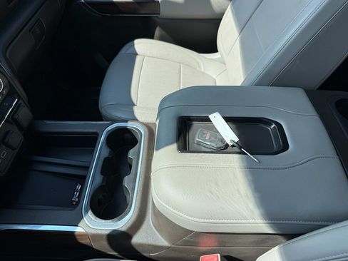 Used 2019 GMC Sierra 1500 SLT w/ SLT Premium Plus Package AWD/4WD image 21