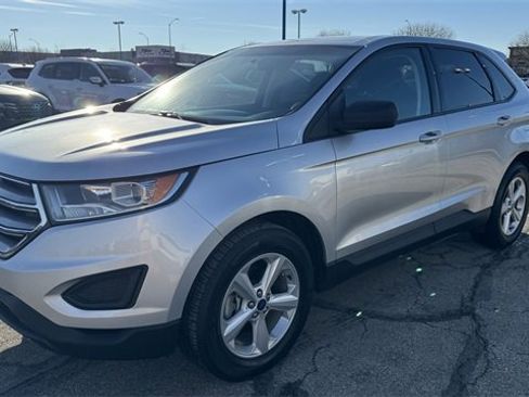 Used 2017 Ford Edge SE image 4