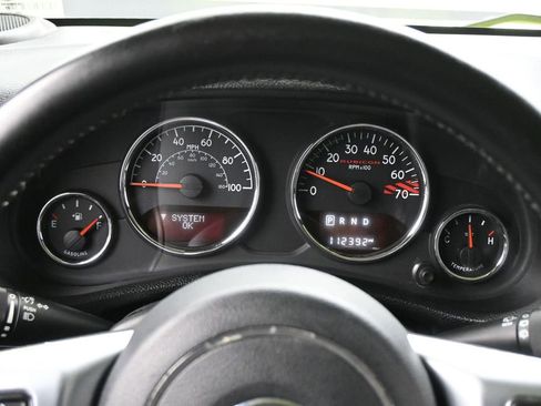 Used 2017 Jeep Wrangler Unlimited Rubicon AWD/4WD image 9
