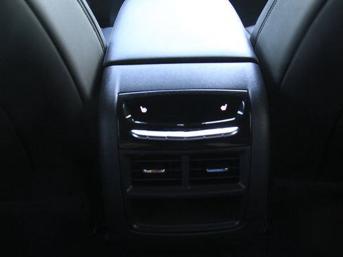 Used 2021 Cadillac XT5 Premium Luxury image 18