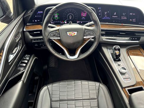 Used 2024 Cadillac Escalade ESV Sport Platinum w/ LPO, ONYX Package image 28