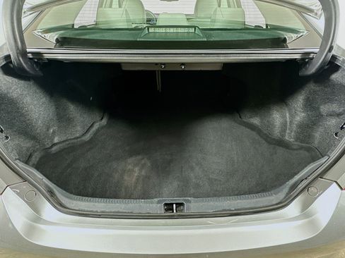 Used 2015 Toyota Camry XLE w/ Moonroof Package image 29