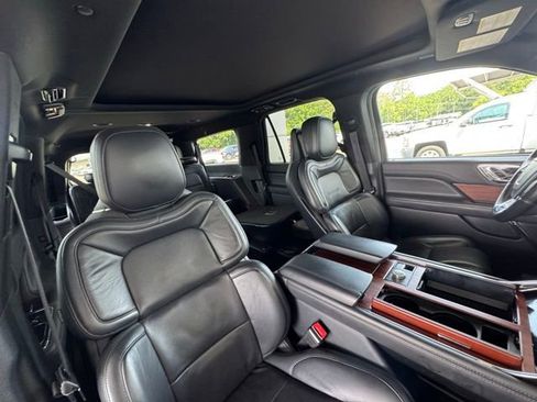 Used 2023 Lincoln Navigator L Reserve image 18