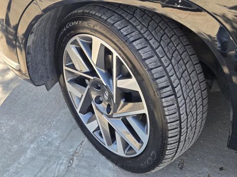 Used 2023 Hyundai Santa Fe Calligraphy image 8