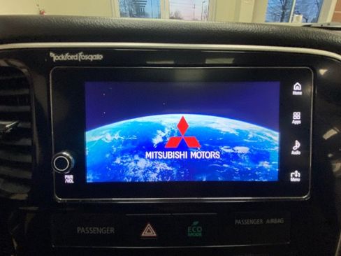 Used 2017 Mitsubishi Outlander GT image 28