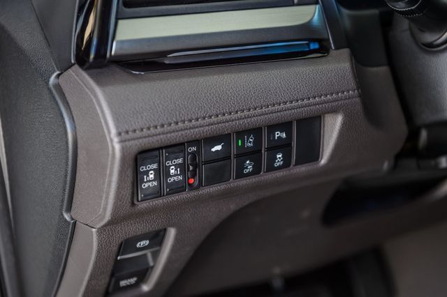 Used 2020 Honda Odyssey Elite image 39