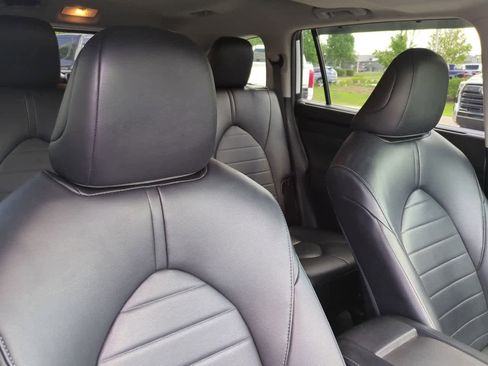 Used 2023 Toyota Highlander XLE FWD image 7