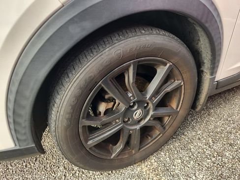 Used 2020 Nissan Kicks SR w/ SR Premium Package FWD image 10