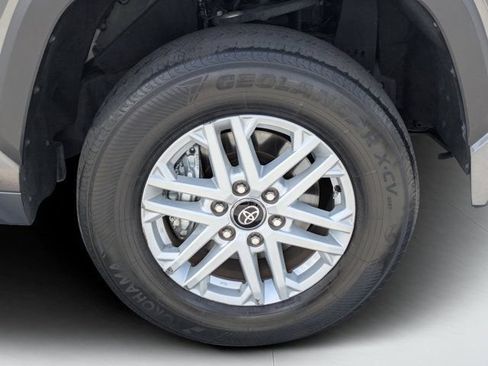 Used 2025 Toyota Tundra SR5 AWD/4WD image 11