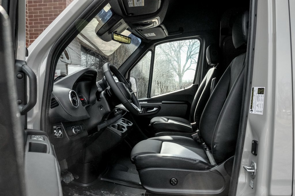Used 2026 Mercedes-Benz Sprinter 2500 image 12