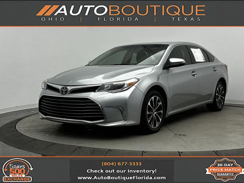 Used 2018 Toyota Avalon XLE image 1