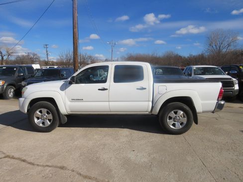 Used 2006 Toyota Tacoma PreRunner image 9