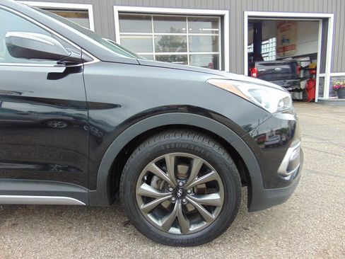 Used 2017 Hyundai Santa Fe Sport w/ 2.0T Ultimate Tech Package 05 AWD/4WD image 11