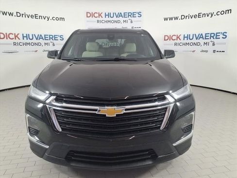 Used 2022 Chevrolet Traverse LS image 2