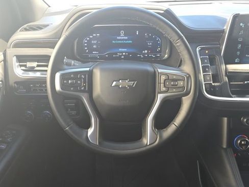 Used 2024 Chevrolet Suburban Z71 w/ Luxury Package image 17