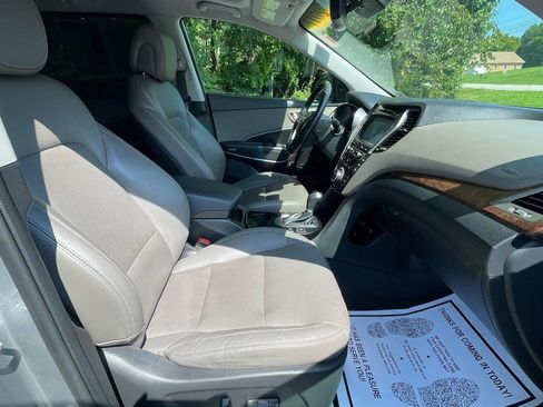 Used 2017 Hyundai Santa Fe AWD image 32