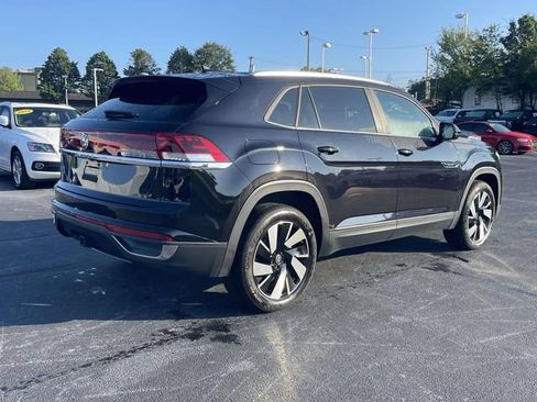 Certified 2024 Volkswagen Atlas Cross Sport SE FWD image 7