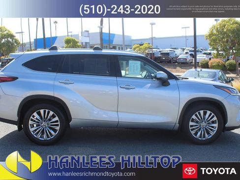 Certified 2024 Toyota Highlander Platinum AWD/4WD image 6