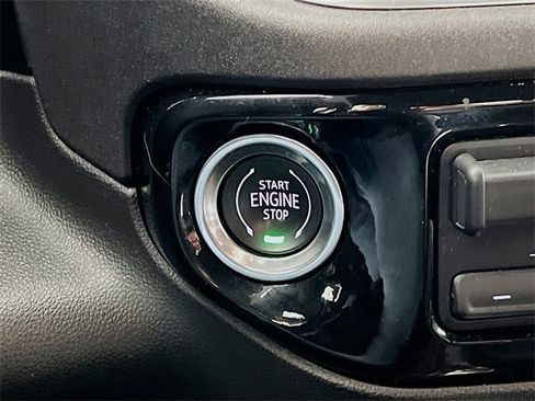 Used 2022 Chevrolet Silverado 1500 High Country image 16