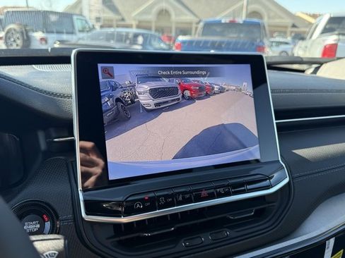 New 2025 Jeep Compass Limited w/ High Altitude Package image 16