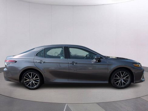Used 2023 Toyota Camry XLE FWD image 6