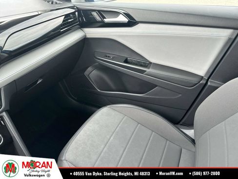 Certified 2024 Volkswagen Taos SE AWD/4WD image 35