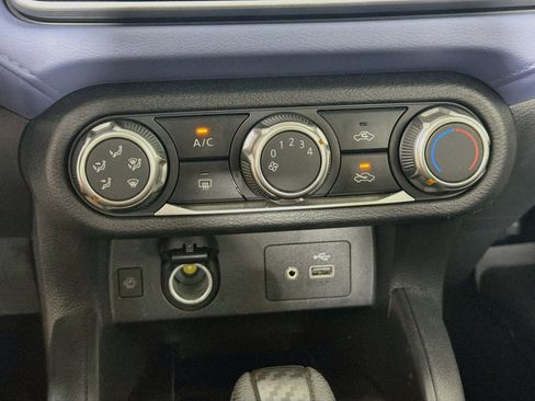 Used 2024 Nissan Versa SV FWD image 21
