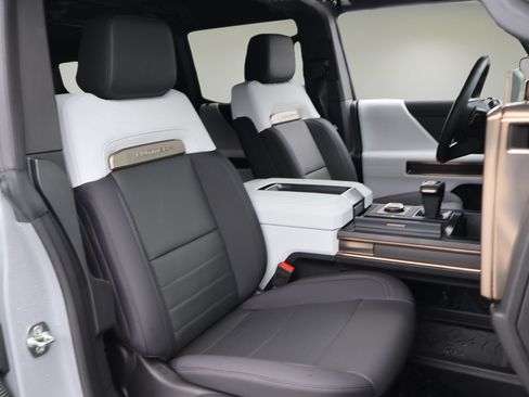 Used 2025 GMC Hummer EV 2X AWD/4WD image 17