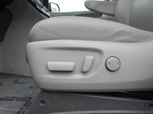 Used 2018 Toyota Sienna XLE w/ XLE Navigation Package image 36