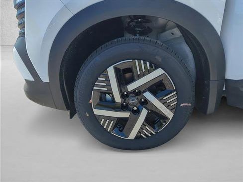 New 2026 Nissan Kicks SV w/ Illumination Package FWD image 19