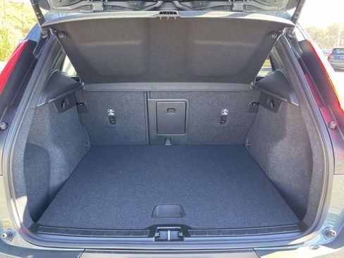 New 2026 Volvo XC40 B4 Core w/ Climate Package image 30