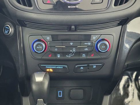 Used 2017 Ford Escape Titanium AWD/4WD image 23