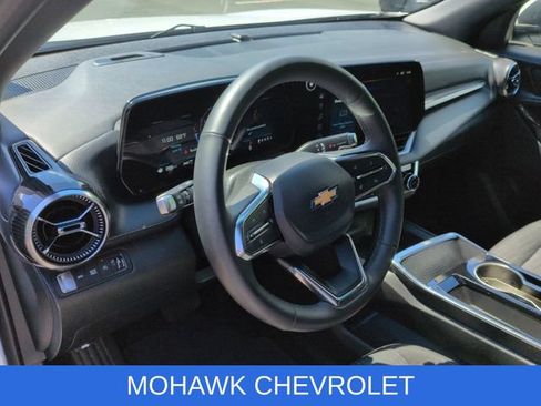 Certified 2025 Chevrolet Equinox LT AWD/4WD image 11