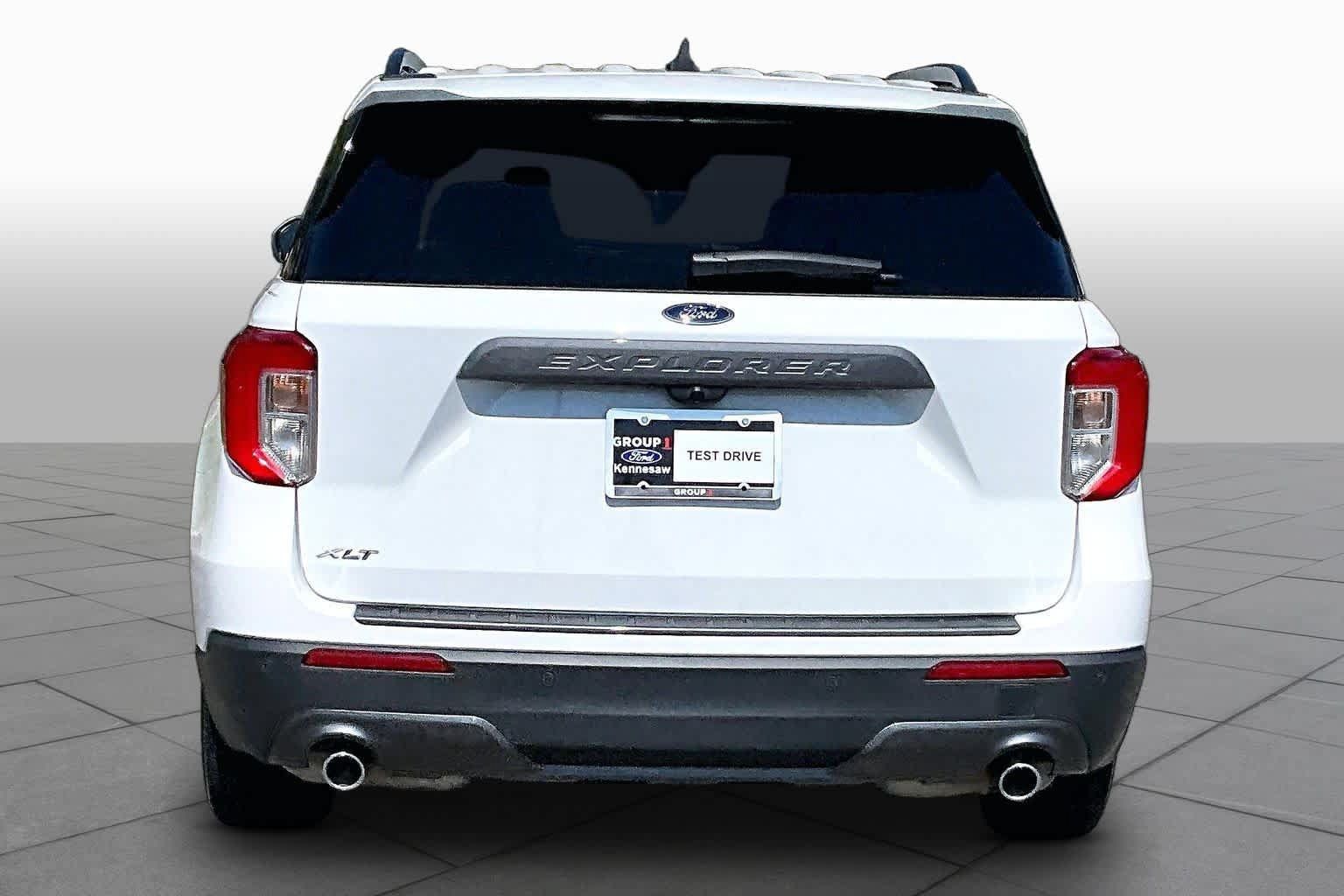 Used 2021 Ford Explorer XLT w/ Equipment Group 202A RWD image 5