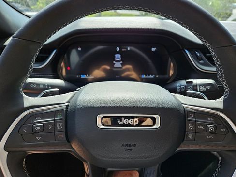 New 2024 Jeep Grand Cherokee L Laredo w/ Luxury Tech Group I RWD image 19