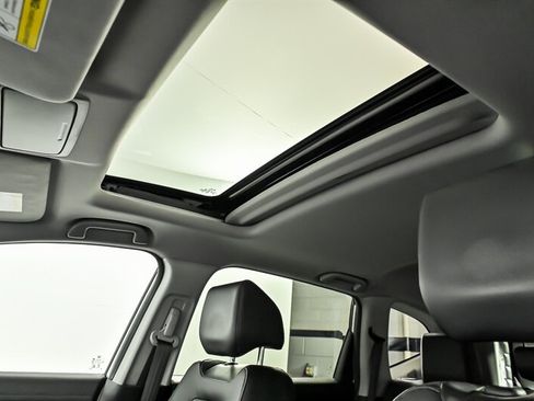 Used 2017 Honda CR-V EX-L image 18
