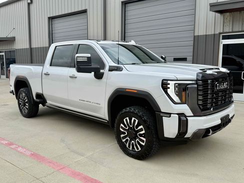 Used 2024 GMC Sierra 2500 Denali Ultimate AWD/4WD image 12