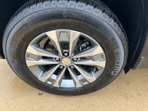 Certified 2025 Chevrolet Equinox LT image 11