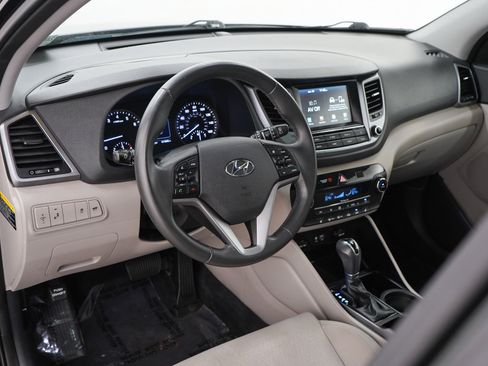 Used 2018 Hyundai Tucson Value AWD/4WD image 25