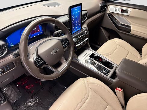Used 2020 Ford Explorer Platinum w/ Premium Technology Package AWD/4WD image 7