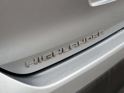 Used 2021 Toyota Highlander XLE FWD image 5